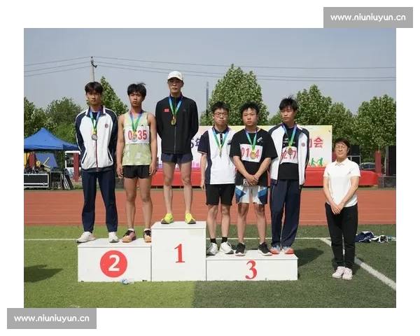 田径赛场上的速度与激情全程追踪精彩瞬动瞬间记录 - 副本 (3)